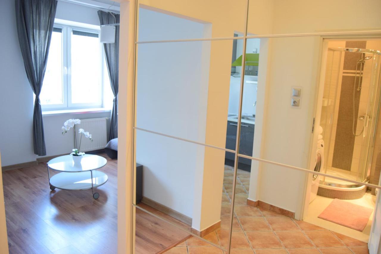 Be My Guest - Krucza Elegant Apartment - Rondo De Gaulle'A Center Of Warsaw Metro Wi-Fi Breakfast Exterior foto