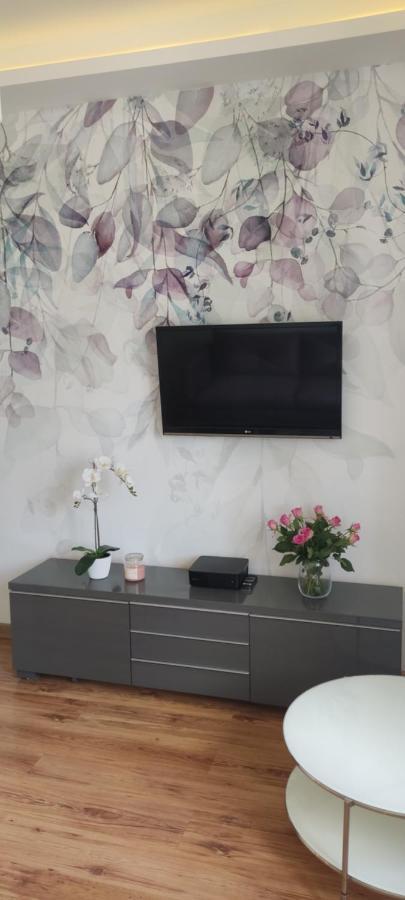 Be My Guest - Krucza Elegant Apartment - Rondo De Gaulle'A Center Of Warsaw Metro Wi-Fi Breakfast Exterior foto